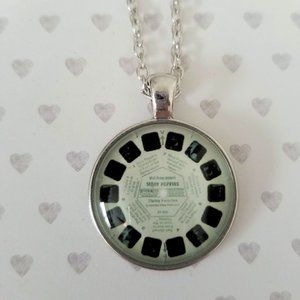 [SOLD] Vintage Viewmaster 60s 70s 80s Necklace